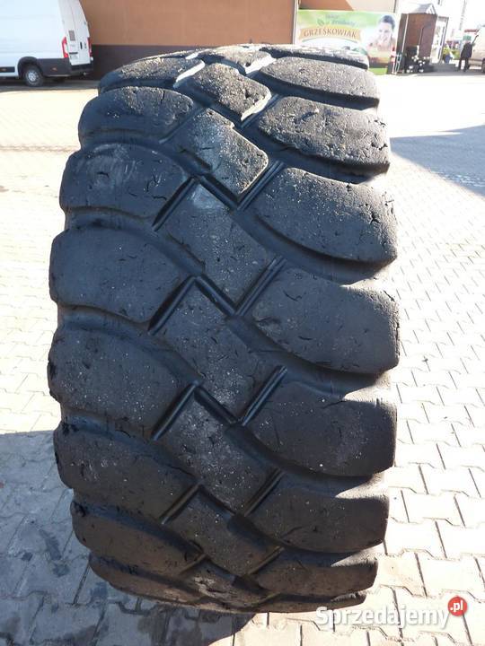 Opona używana przemysłowa 235R25 GOODYEAR GP40 Zaścianki