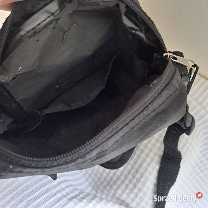 Pojemna choć mała torebka Uniseks Uniseks