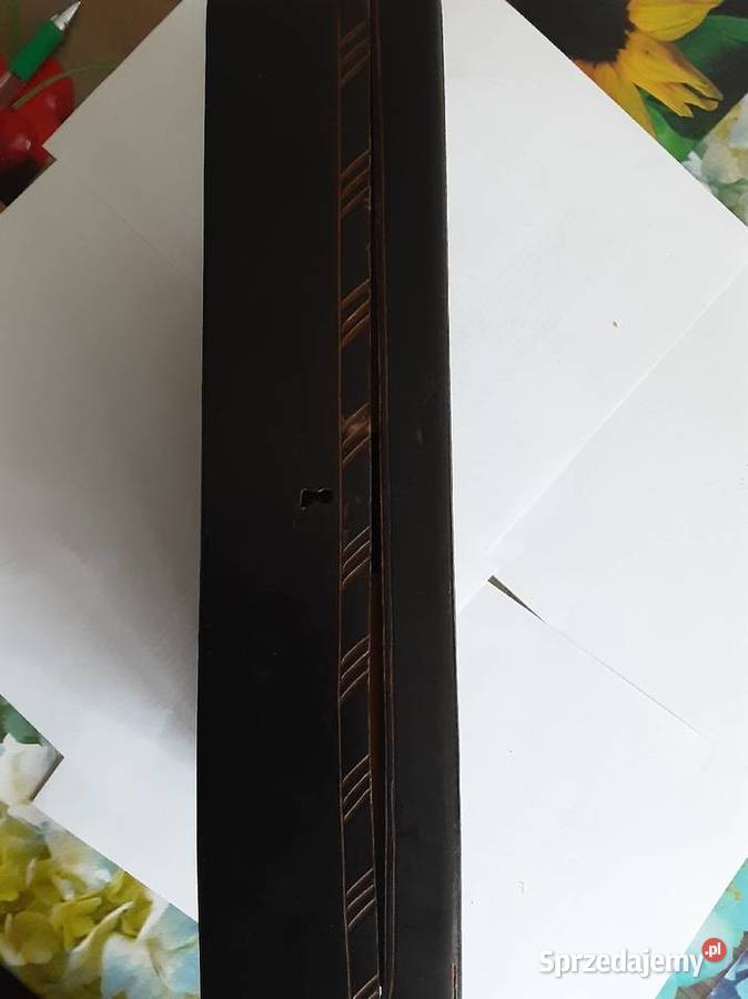 Drewniana szkatułka z PRL