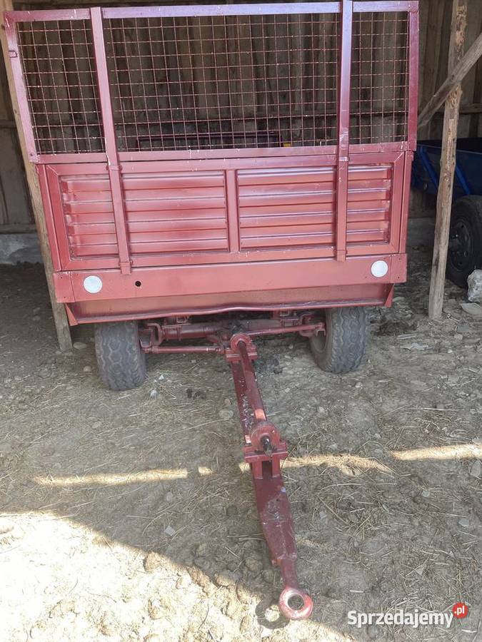 Sprzedam ciągnik i rozrzutnik Pozostałe podlaskie Łomża sprzedam