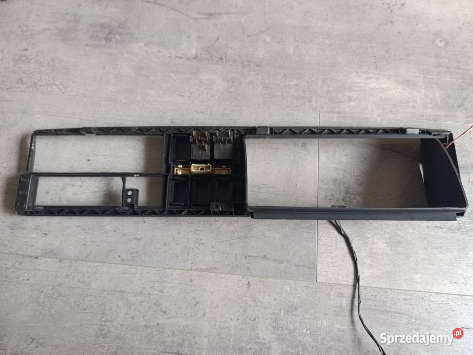 Część deski rozdzielczej volkswagen golf 2 Kruszwica
