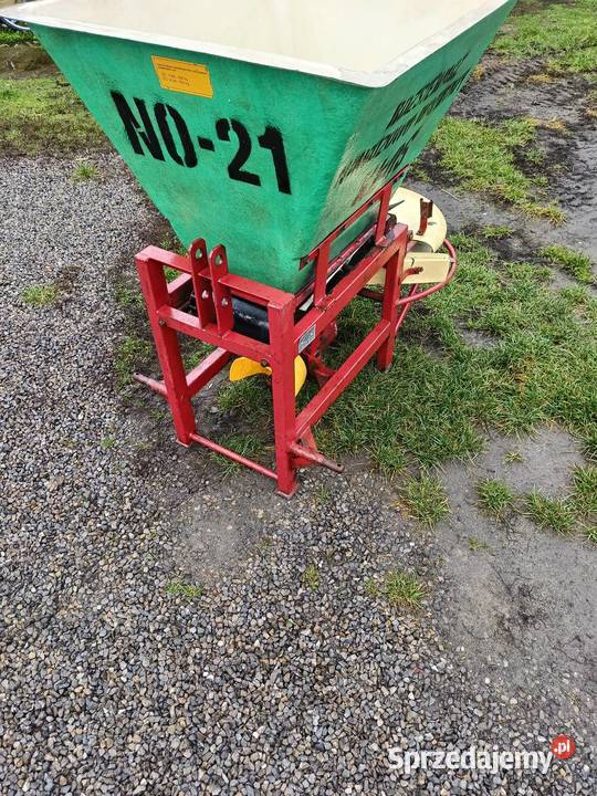 Rozsiewacz do nawozu Kłos Iłża sprzedam