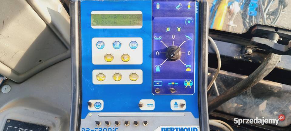 Opryskiwacz Berthoud Tracker 3234 Opryskiwacze Postolice sprzedam