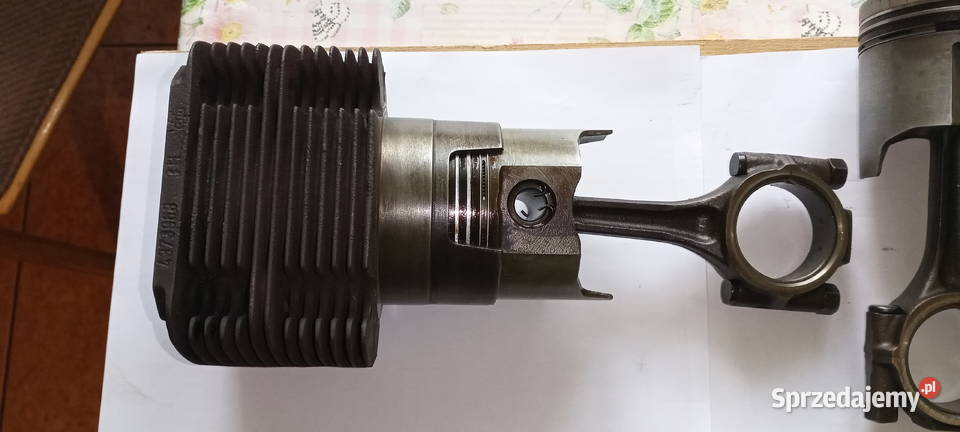 Fiat 126p cylinder tłok kompletny Rok produkcji 2000 Białe Błota