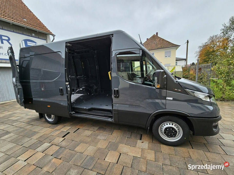 Iveco Daily 35S18 H 12m3 160 Kamera Tempomat szary Szczecinek sprzedam