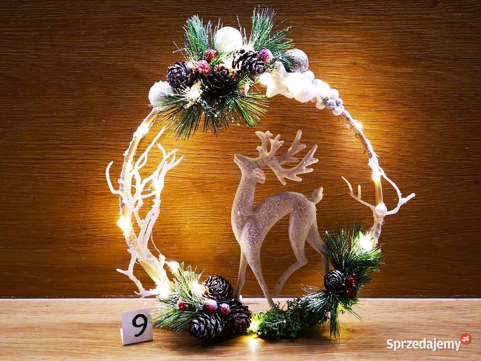 Stroik świąteczny na drewnianej obręczy LED Kielce