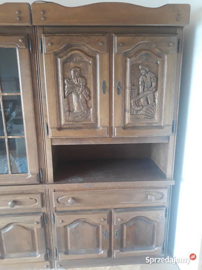 Meblościanka dębowa zdobiona