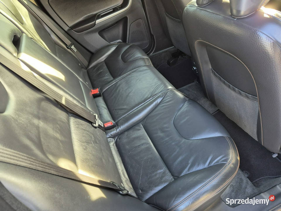 Volvo XC 60 24 dizel 5 cilindry automat skóra nawigacja sprzedam