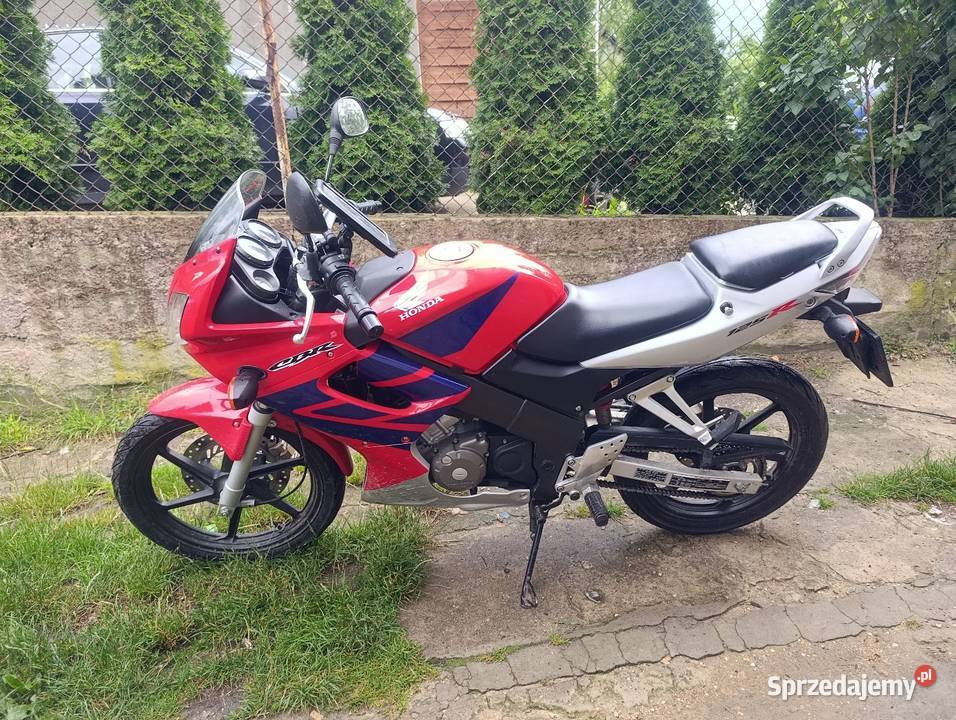 Honda CBR 125R 2005r Sprzedam zamienie na pierwszy właściciel Honda świętokrzyskie Ostrowiec Świętokrzyski