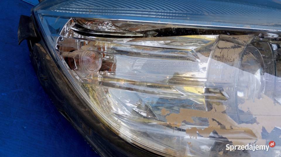 LAMPA PRAWY PRZÓD EUROPA XENON MERCEDES W204 C Nowy Tomyśl