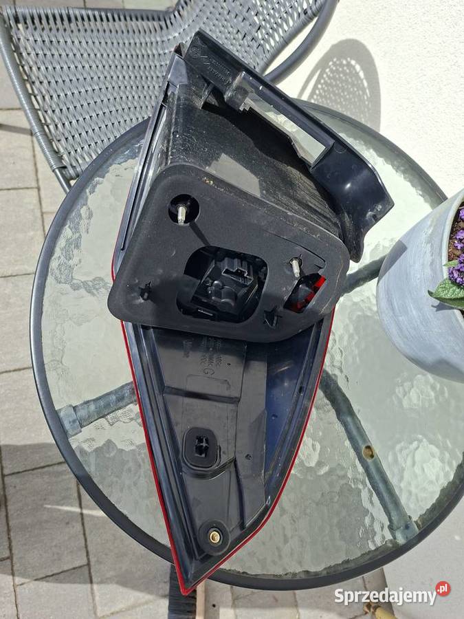 Lampa Tylna Lewa Renault Laguna lll 3 kombi OE Słupno sprzedam