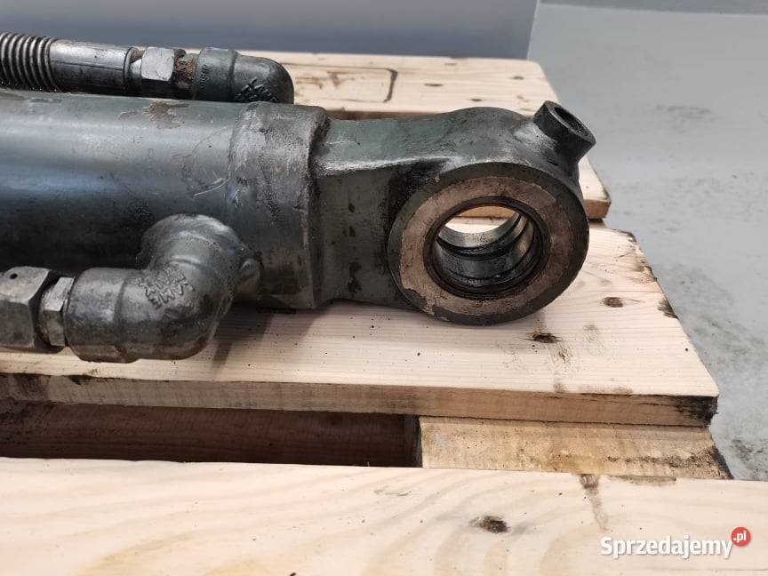 Neuson 6002 Siłownik łyżki Wilkowo sprzedam