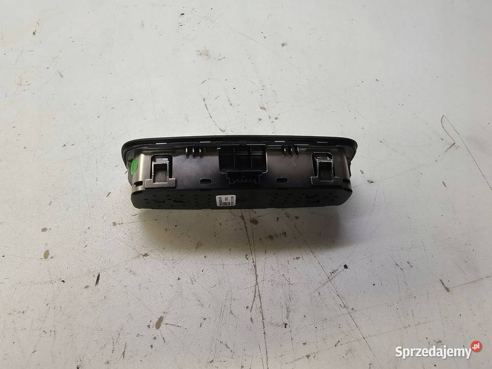 LAMPKA PODSUFITKI AUDI Q3 F3 83A A3 8V Przystajń