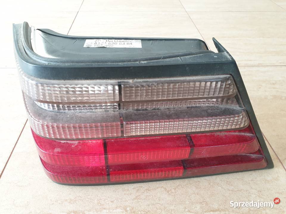 Mercedes W124 sedan lampa lewy tył ciemna A124 Legnica sprzedam