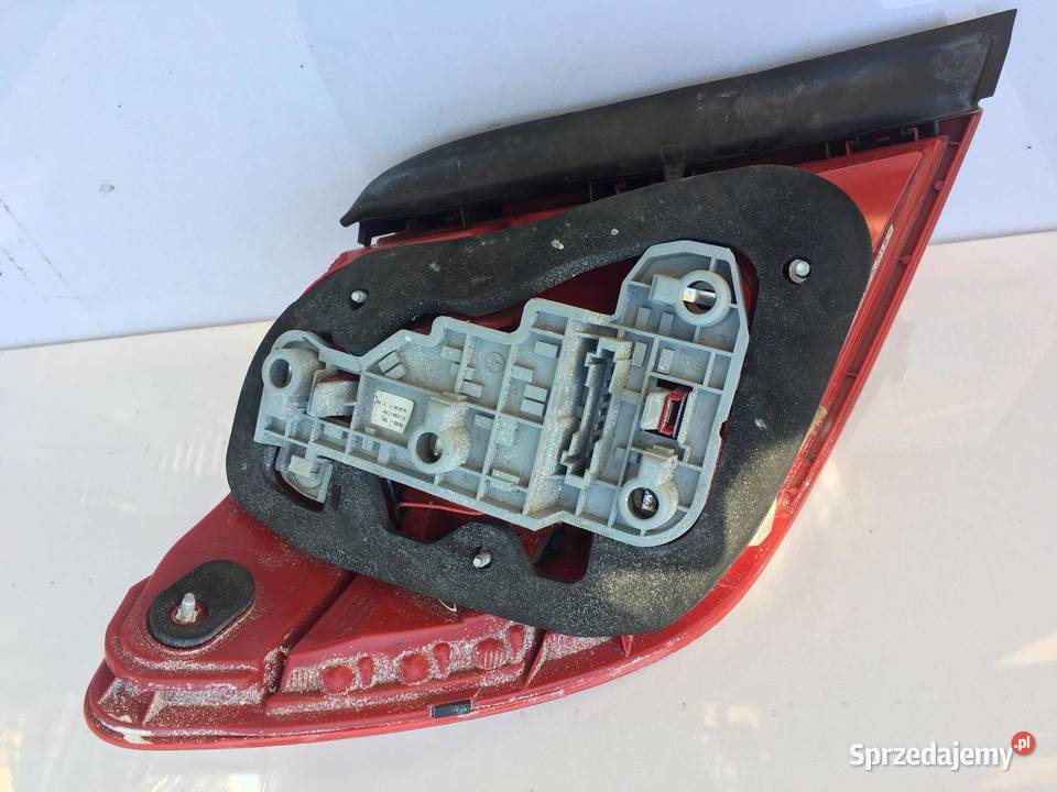 MERCEDES CKLASA W204 LIFT PRAWA LAMPA TYŁ Lampy tylne Ostroróg sprzedam