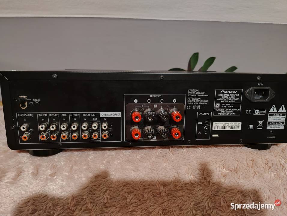 Wzmacniacz Pioneer a 30 k z pilotem