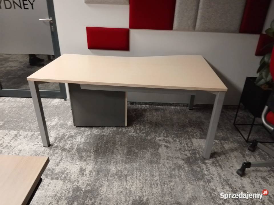 Biurko 160x100 BENE z tunelami na kable Dostępne Warszawa