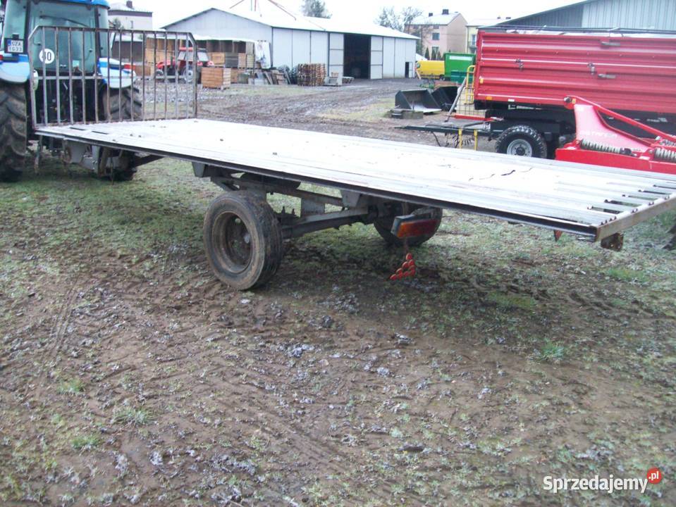 Przyczepa do balotów skrzyniopalet Przyczepy rolnicze