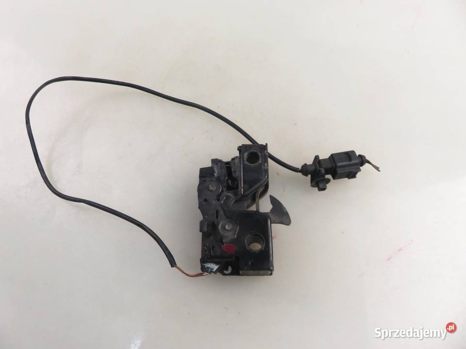 ZAMEK MASKI VW JETTA IV 5C7823509B osobowe małopolskie