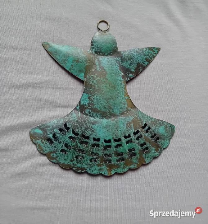Metalowa zawieszka w formie aniołka pokryta Koźminek