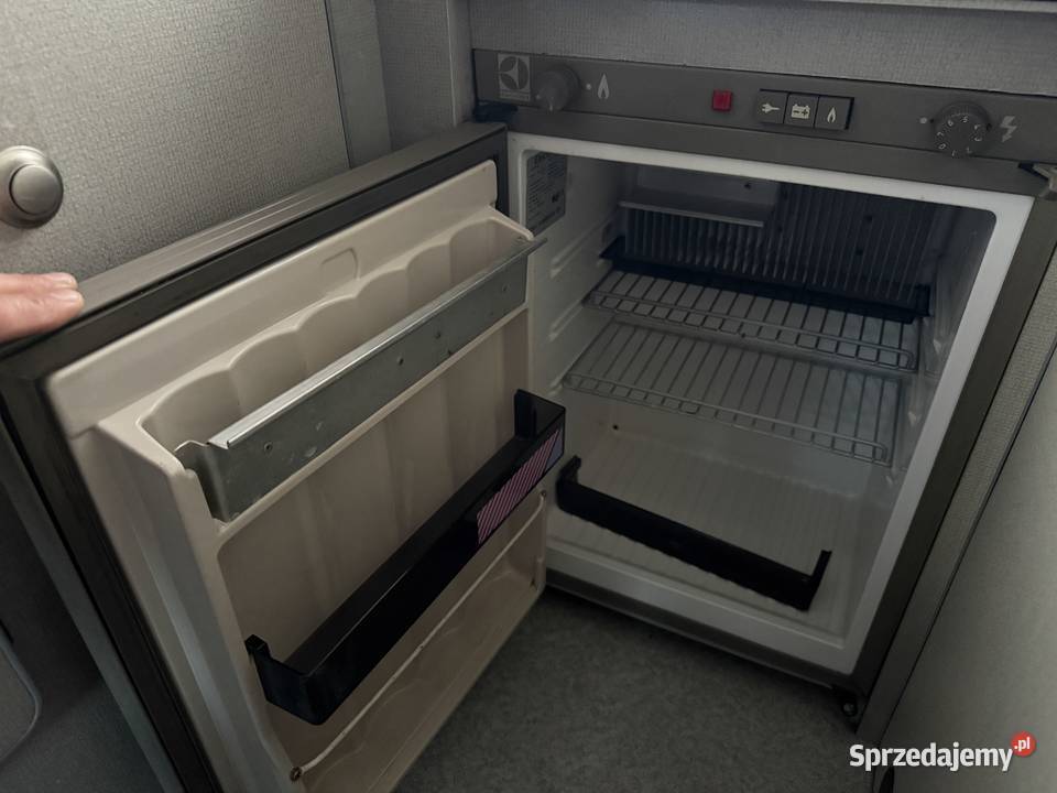 Kamper Mercedes MB100 LaStrada Tychy