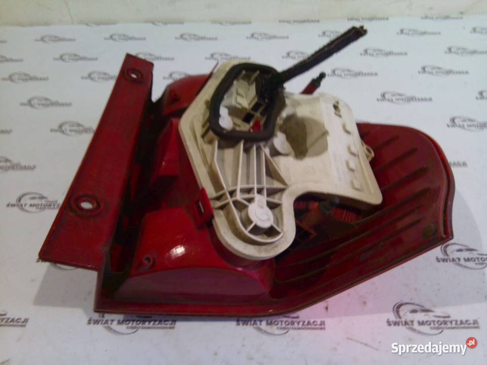 SKODA YETI 12r lampa prawa tył 5L0945096 Kielce