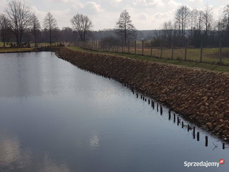 kamień na skarpy stawu do murowania na mury