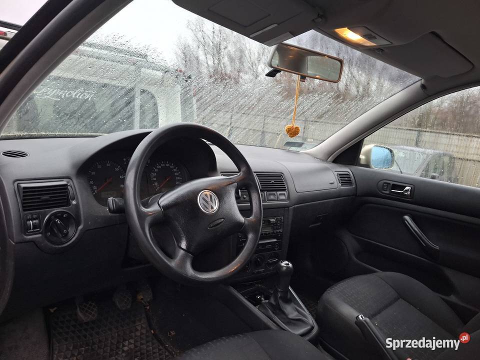 golf 4 16 benzyna uszkodzony sprzedam