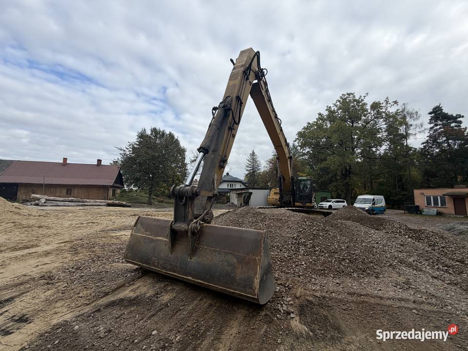 Cat 330D Nisko