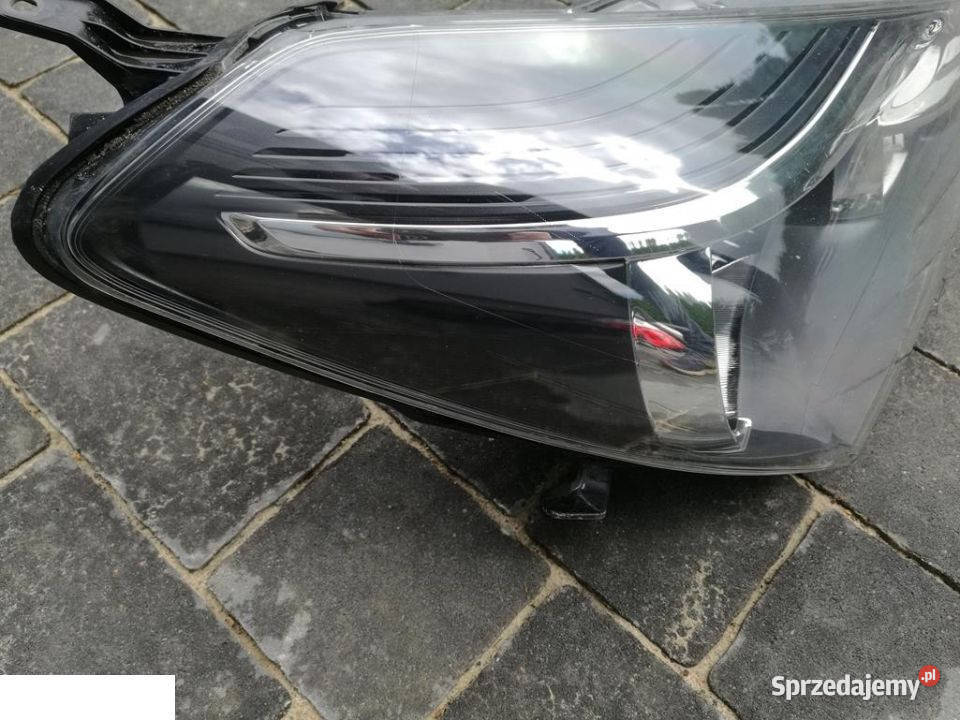 TOYOTA YARIS III 1114 REFLEKTOR PRAWY osobowe Kozubszczyzna