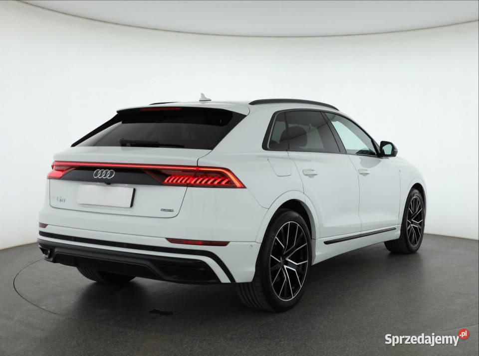 Audi Q8 55 TFSI asystent pasa ruchu Piaseczno