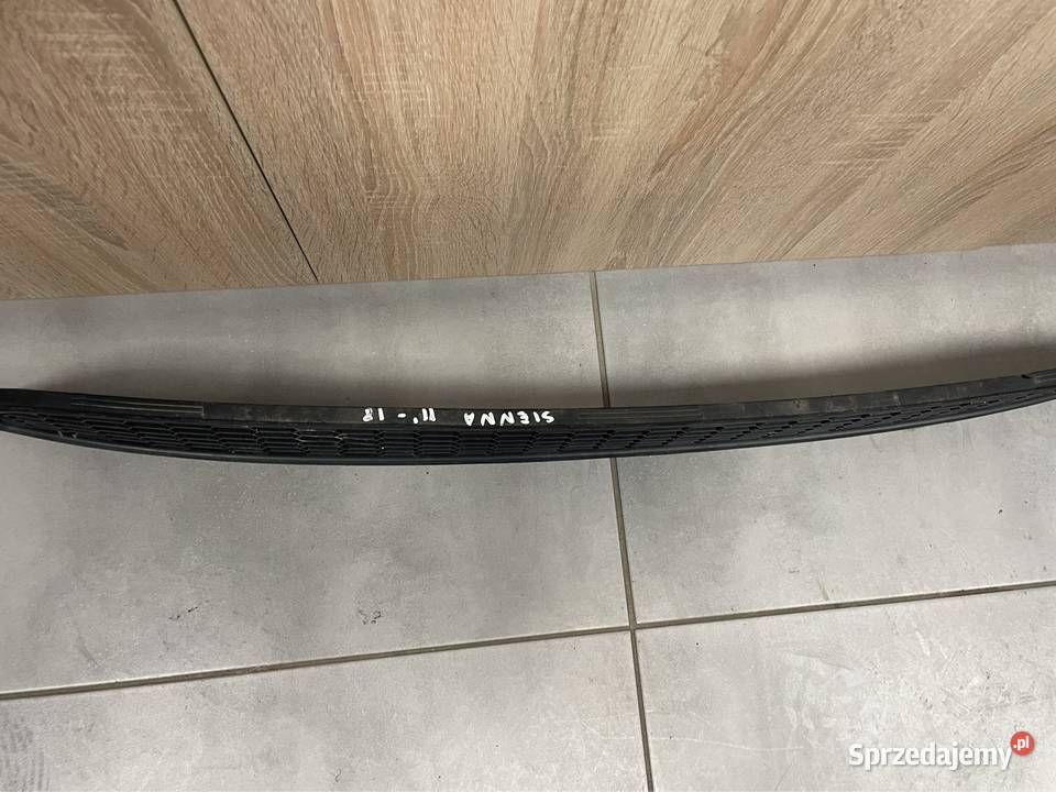 Toyota Sienna 1118 kratka zderzaka Kozubszczyzna