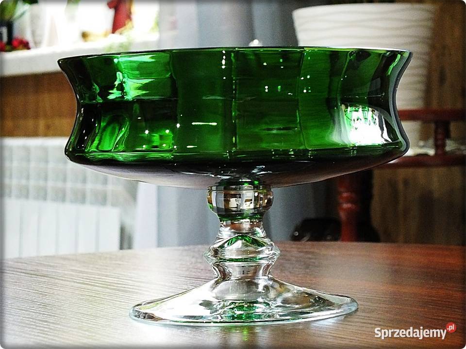 Szmaragdowa Patera na nóżce Zielone Szkło Żary