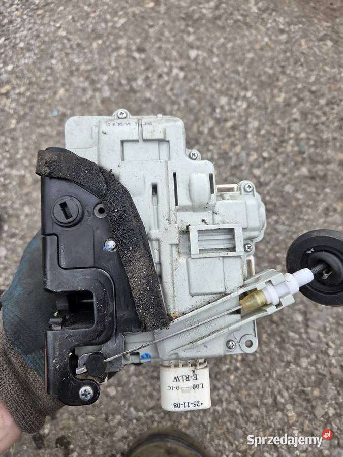 Zamek drzwi Audi A6 C6 lewy przód Karoseria Łagów