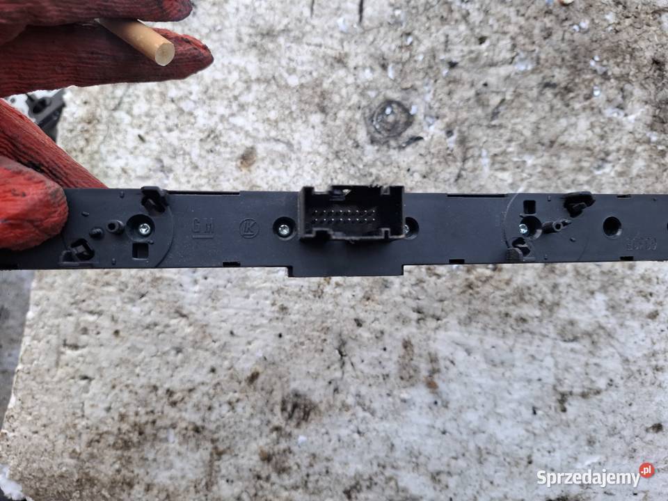 Panel Włącznik Świateł Awaryjnych Opel Astra H Wisznice