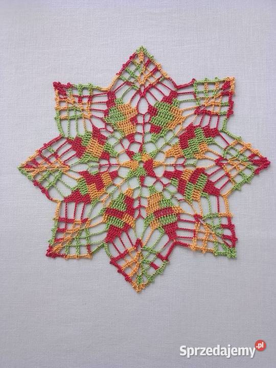 Kolorowe szydełkowe podkładki i serwetki na Boże Boże Narodzenie Łódź