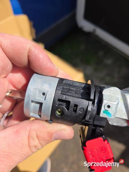 Stacyjka Nissan NV400 7701208408 487002687R sprzedam