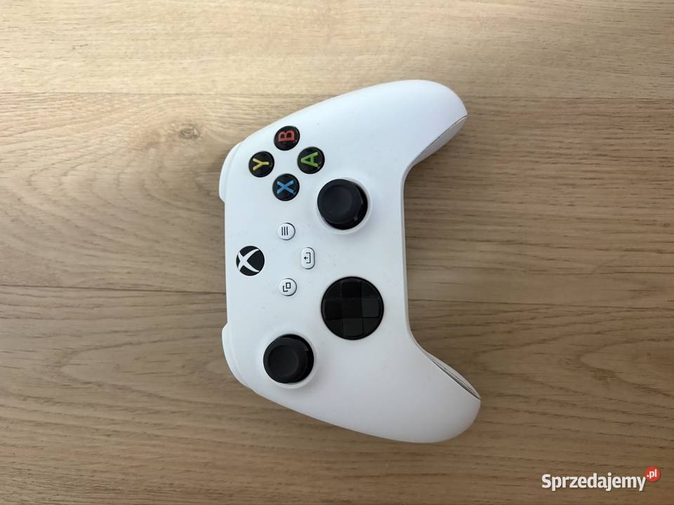 Konsola Xbox series s dodatki Majdan Sieniawski