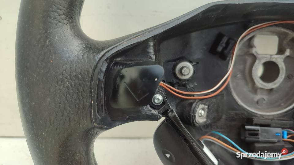 32KIEROWNICA WIELOFUNKCYJNA OPEL ASTRA 2 G Kierownice Włoszczowa sprzedam