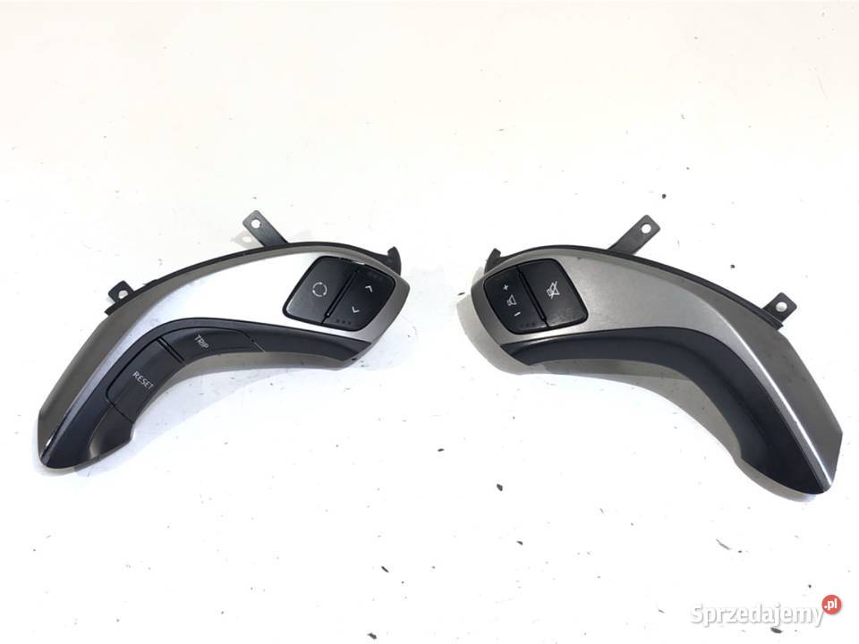 PRZEŁĄCZNIKI KIEROWNICY HYUNDAI i30 96700A6650 osobowe Wyposażenie wnętrza