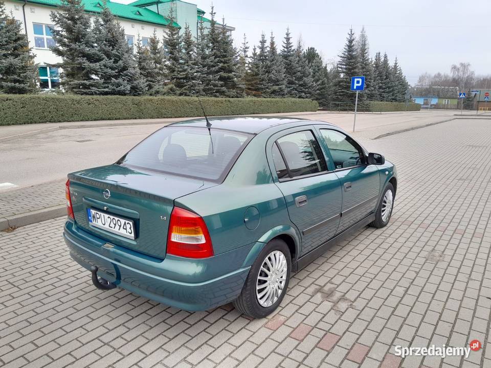 OPEL ASTRA 14 16V kupiona w salonie Hak Sedan 1KM Astra Ciechanowiec