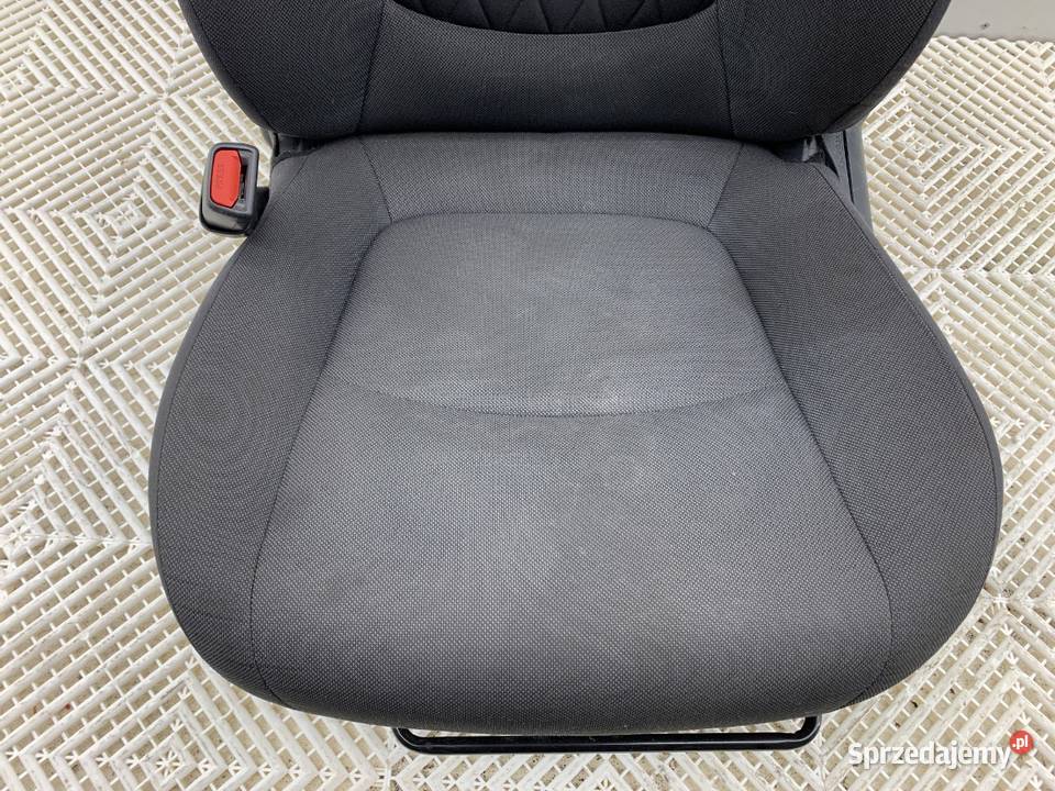 FOTEL LEWY PRZÓD TOYOTA COROLLA E21 osobowe sprzedam