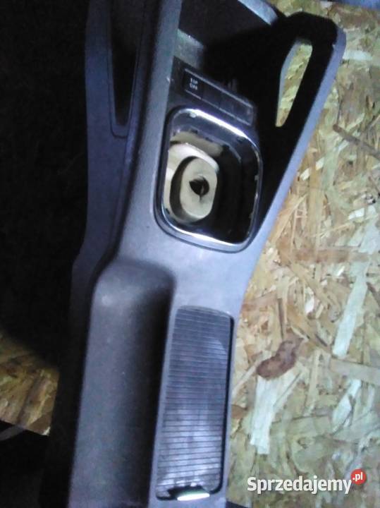 Tunel środkowy VW Golf V Jetta Eos Rok produkcji 2008 Deski rozdzielcze, konsole Cewice