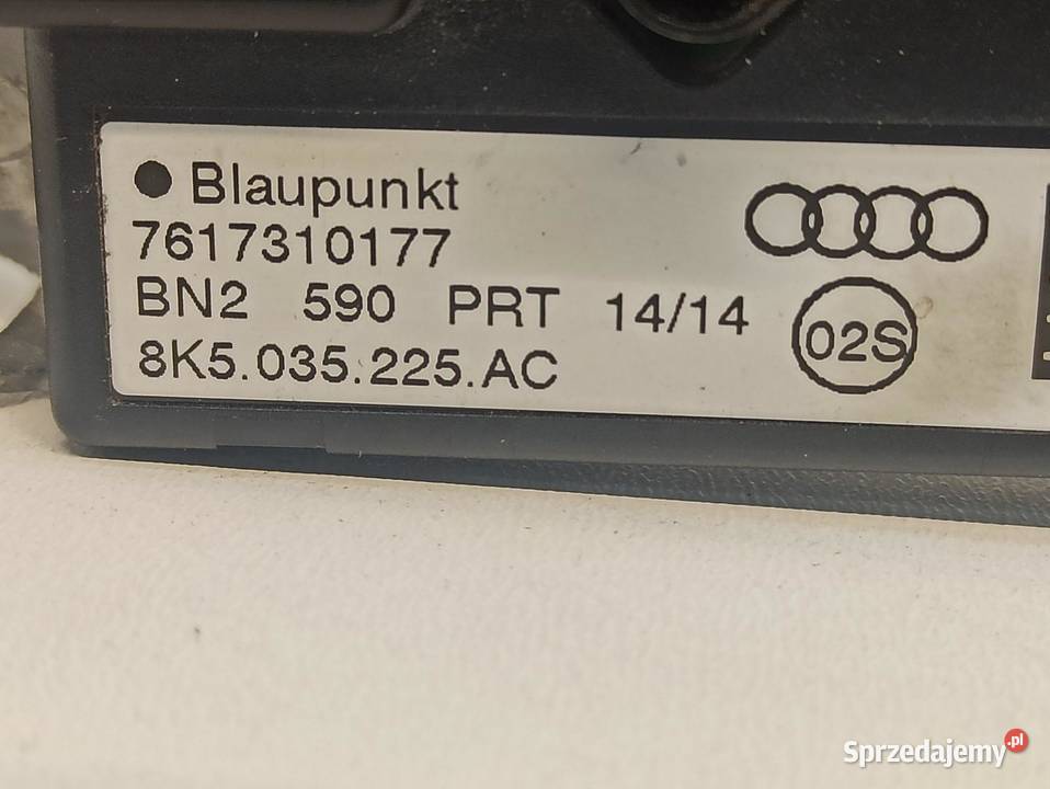 AUDI A4 B8 WZMACNIACZ ANTENY 8K5035225AA