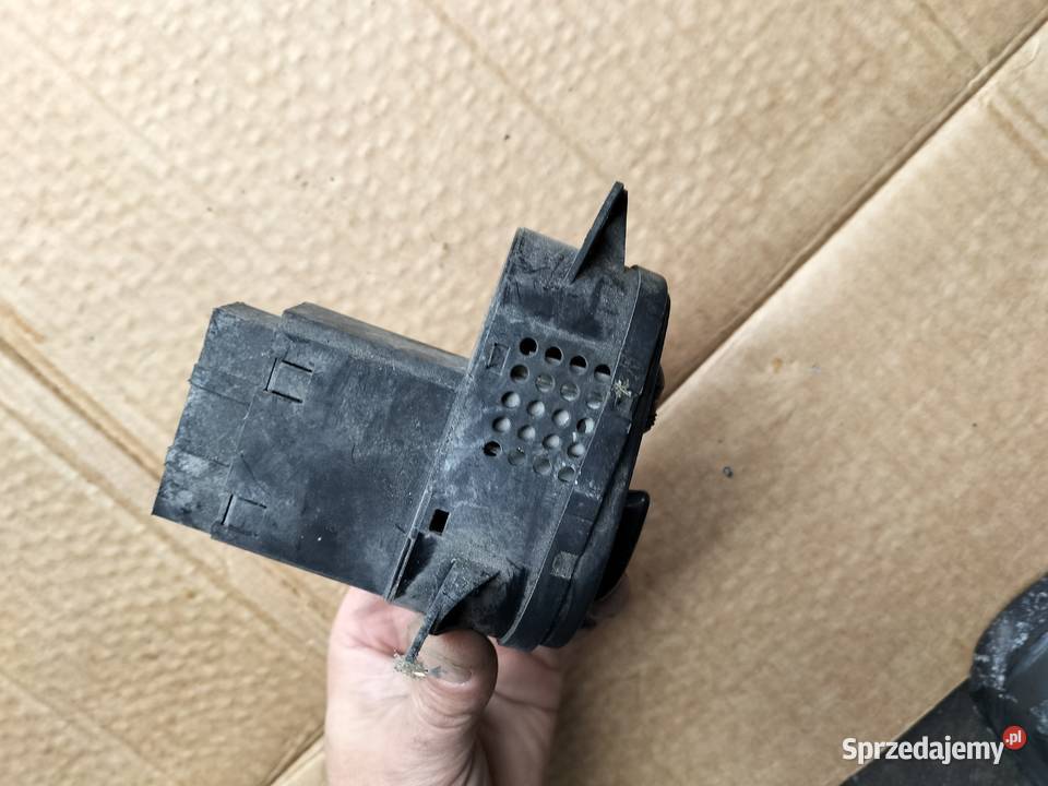 WŁĄCZNIK PRZEŁĄCZNIK ŚWIATEŁ FOCUS MK1 Kamień-Kolonia