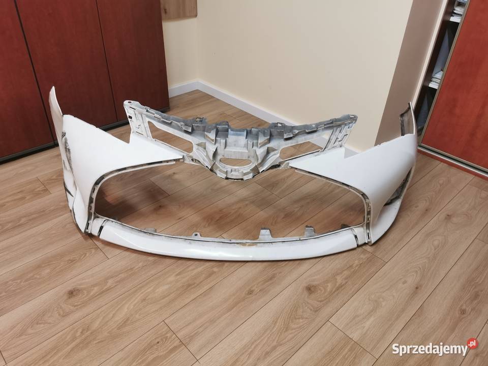 Zderzak przedni przód Toyota Yaris 2015r Białystok