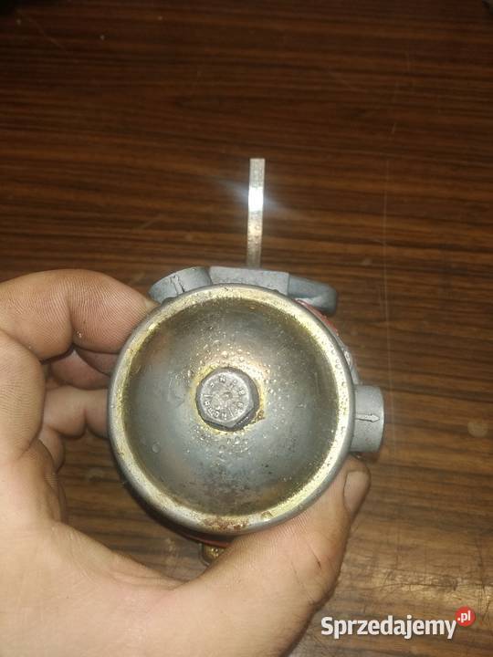 Pompka paliwowa Massey Ferguson 520 525 530 1014 Dąbrówka Duża