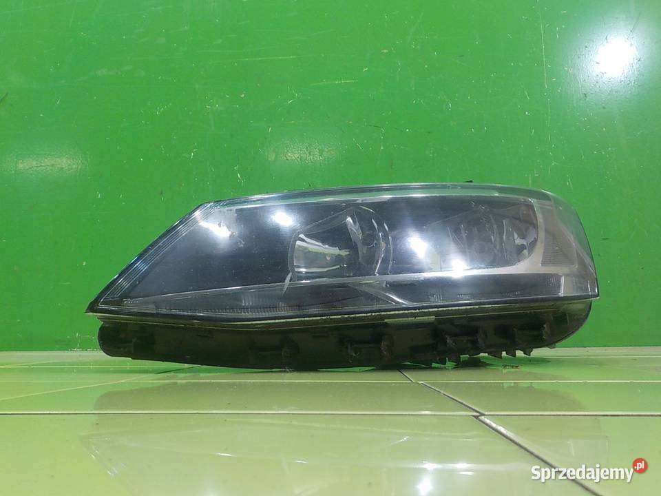 VW JETTA VI 14 TSI 12r SEDAN 4D lampa lewa przod