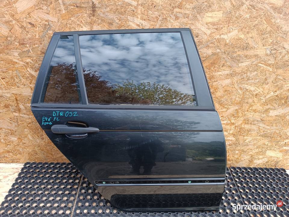 BMW E46 LIFT KOMBI DRZWI TYŁ TYLNIE PRAWE PRAWY osobowe Słowikowo