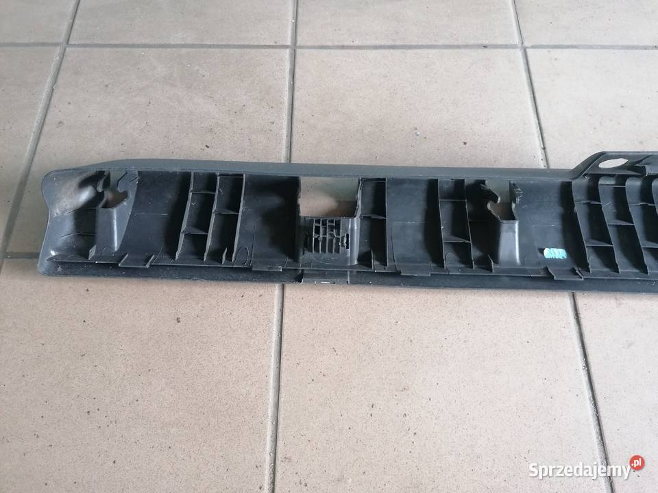 osłona mocowania foteli 8200392131 rząd II Piotrków Trybunalski